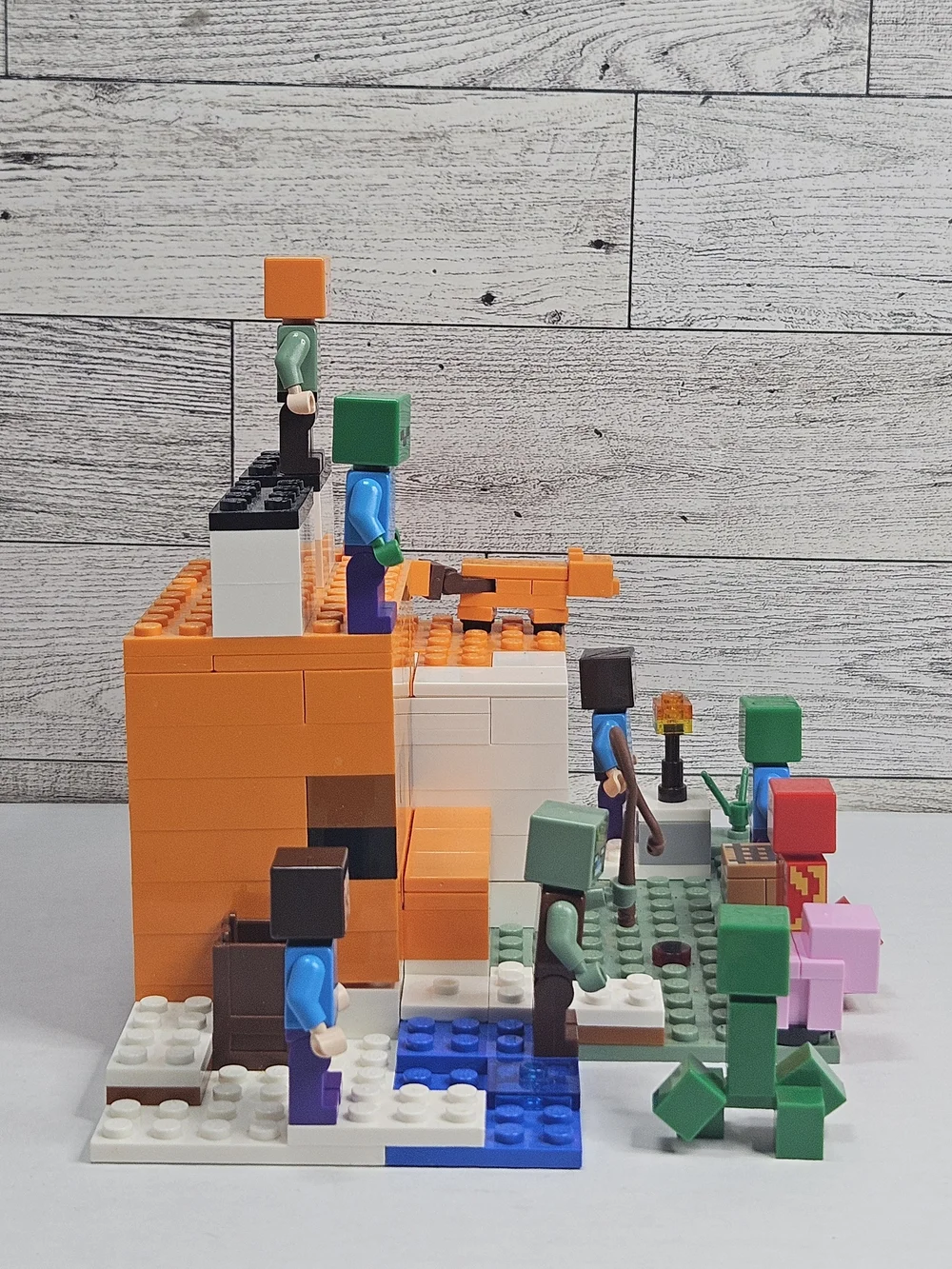 Minecraft LEGO Set with 11 Figures and Accessories